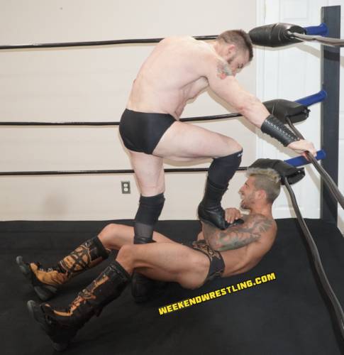 Pretty-Boy-Assassin-vs-Cole-Cassidy-00126