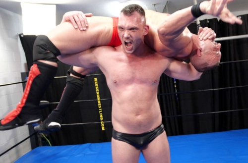 brutal-brendan-byers-vs-roger-atlas-008