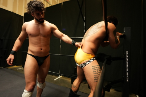 diego_maya_vs_the_handsome_strangler_032