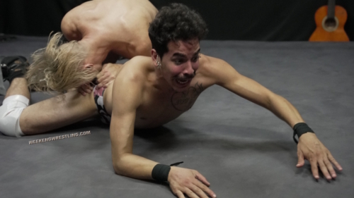 riff_simmons_vs_freddie_marz_005