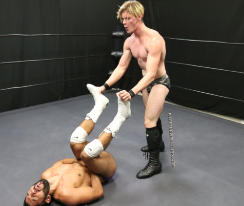 tristan_mounts_vs_chucho_malverde_018