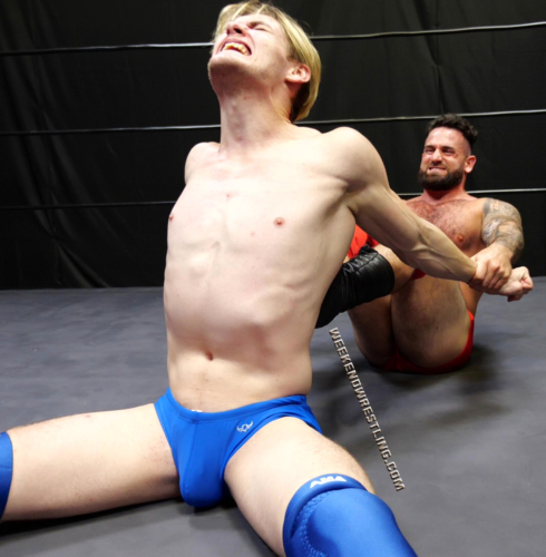 tristan_mounts_vs_johnny_greco_024