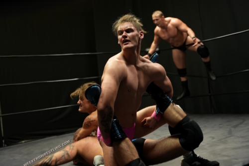 vangore__roger_atlas_vs_cody_blayde_&_tristan_mounts_014